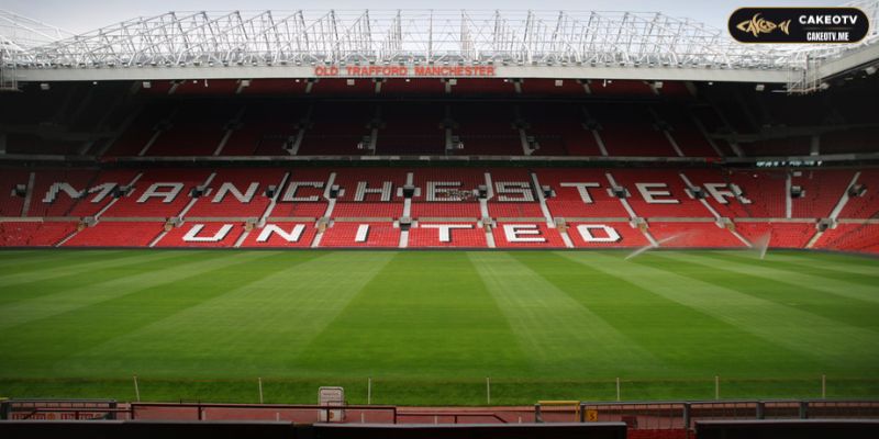 Sân Old Trafford là chứng nhân lịch sử của hàng loạt trận đấu kinh điển của Man Utd