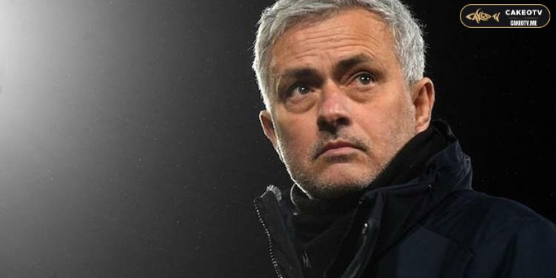 José Mourinho từng thi đấu bóng đá nhưng không giành được nhiều thành công