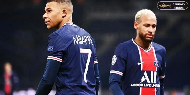 MBappe dù là một tài năng của bóng đá thế giới nhưng cũng không thoát khỏi "bệnh ngôi sao"