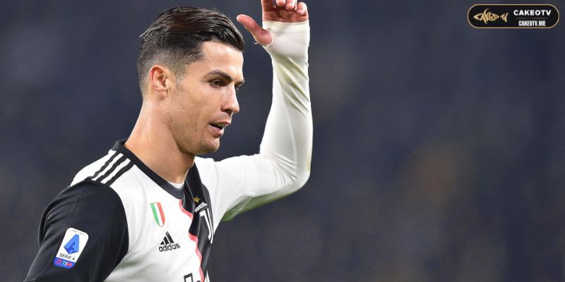 Ronaldo từng rất bức xúc khi bị HLV thay khỏi vị trí